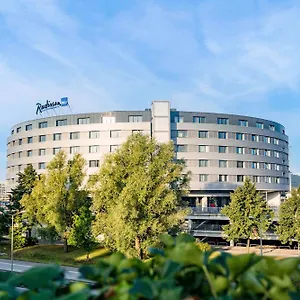 Hotel Radisson Blu Hotel, Airport ****